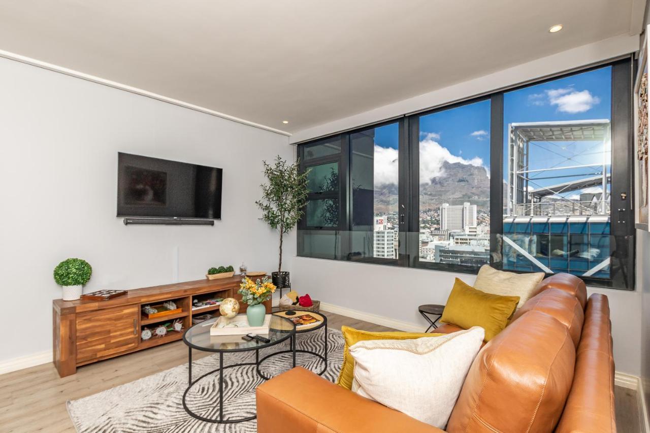 Beautiful Family Apartment With Amazing Views @ 16 On Bree Cape Town Dış mekan fotoğraf