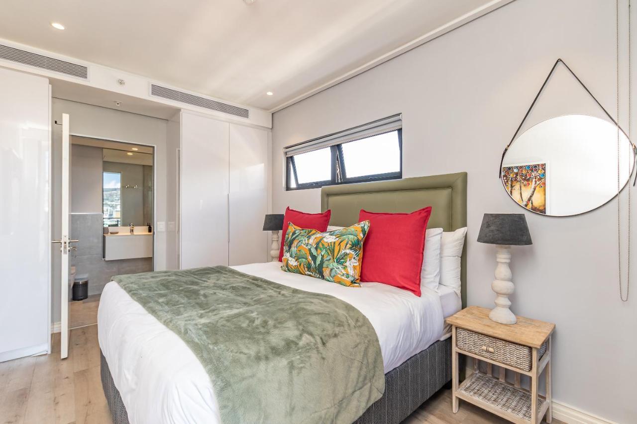 Beautiful Family Apartment With Amazing Views @ 16 On Bree Cape Town Dış mekan fotoğraf